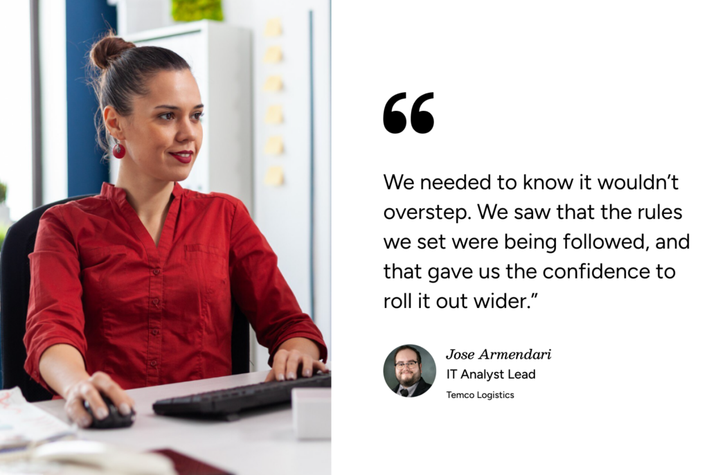 Woman in red at computer with IT Analyst’s quote on ITSM best practices for Service Desk rollout success. - SysAid